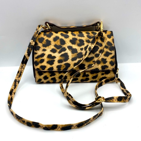 unbranded Handbags - Leopard Print Tech Window Clutch Crossbody Purse
